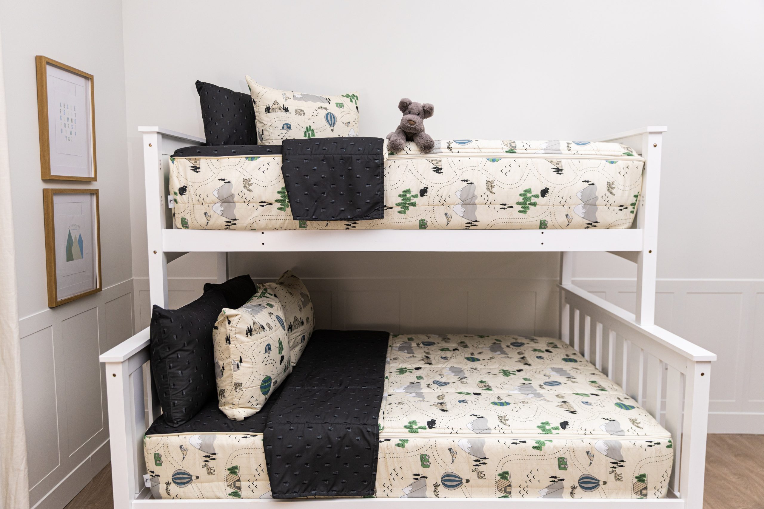 Adventure Awaits Zipper Bedding - Image 9
