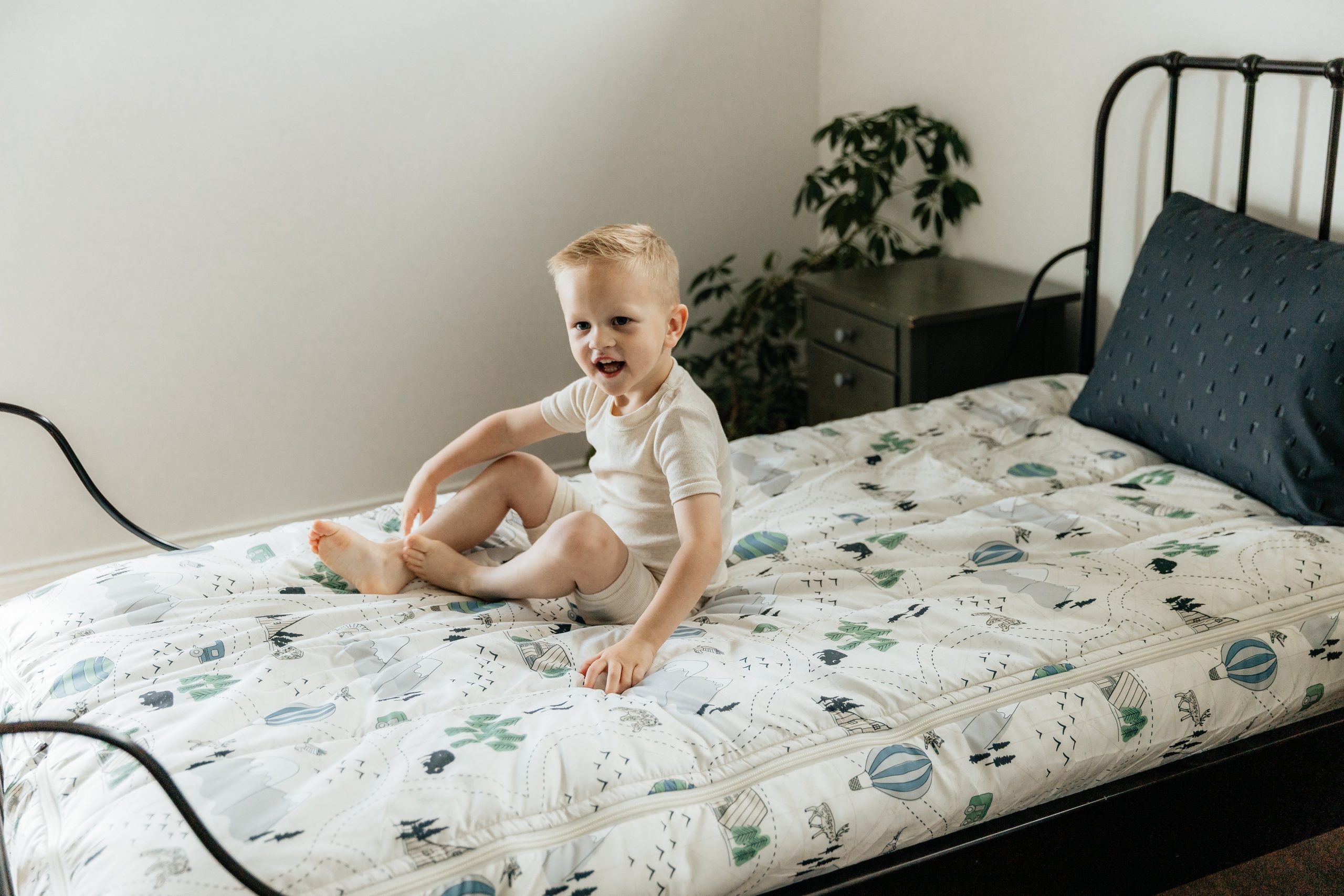 Adventure Awaits Zipper Bedding - Image 11