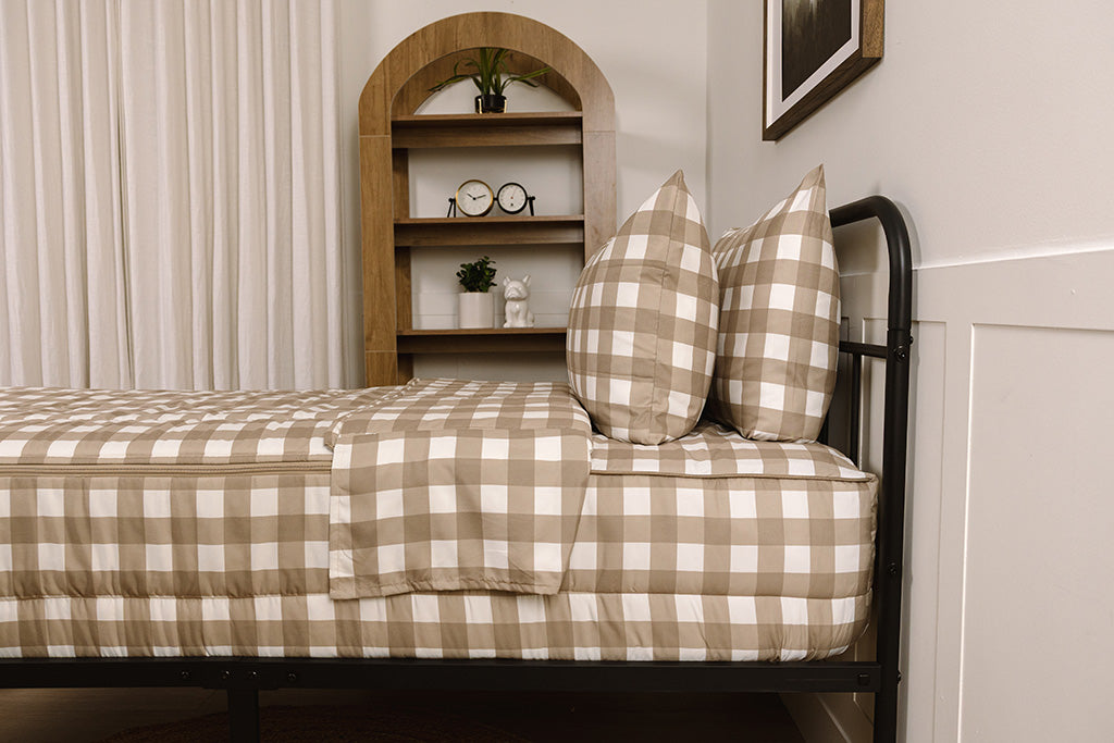 Checked In Zipper Bedding - Image 7