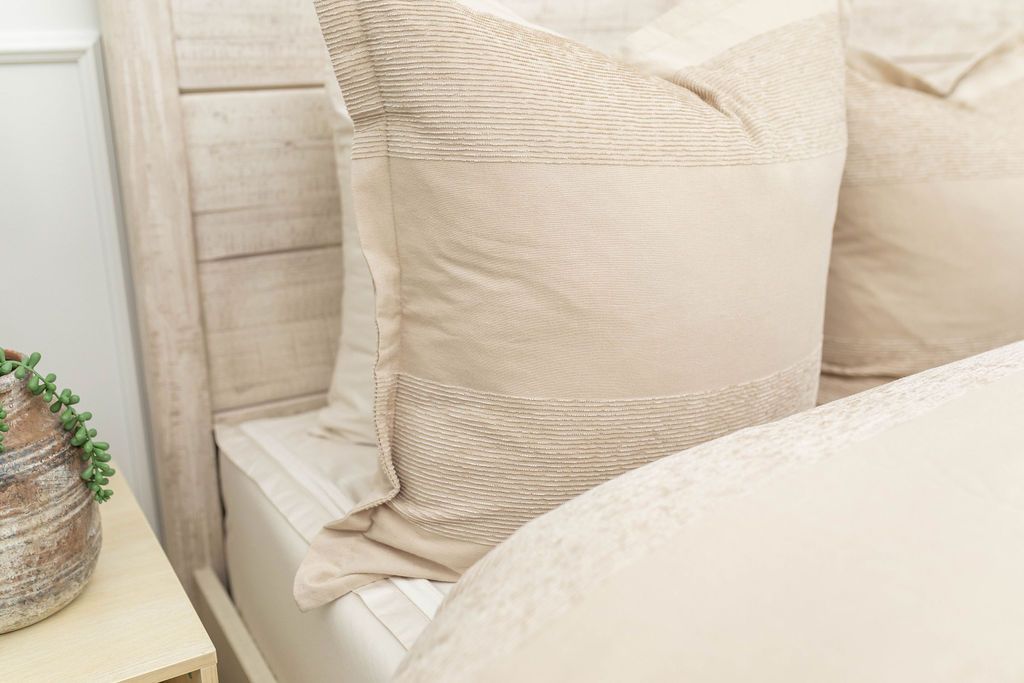 Halston Duvet Bundle - Image 10