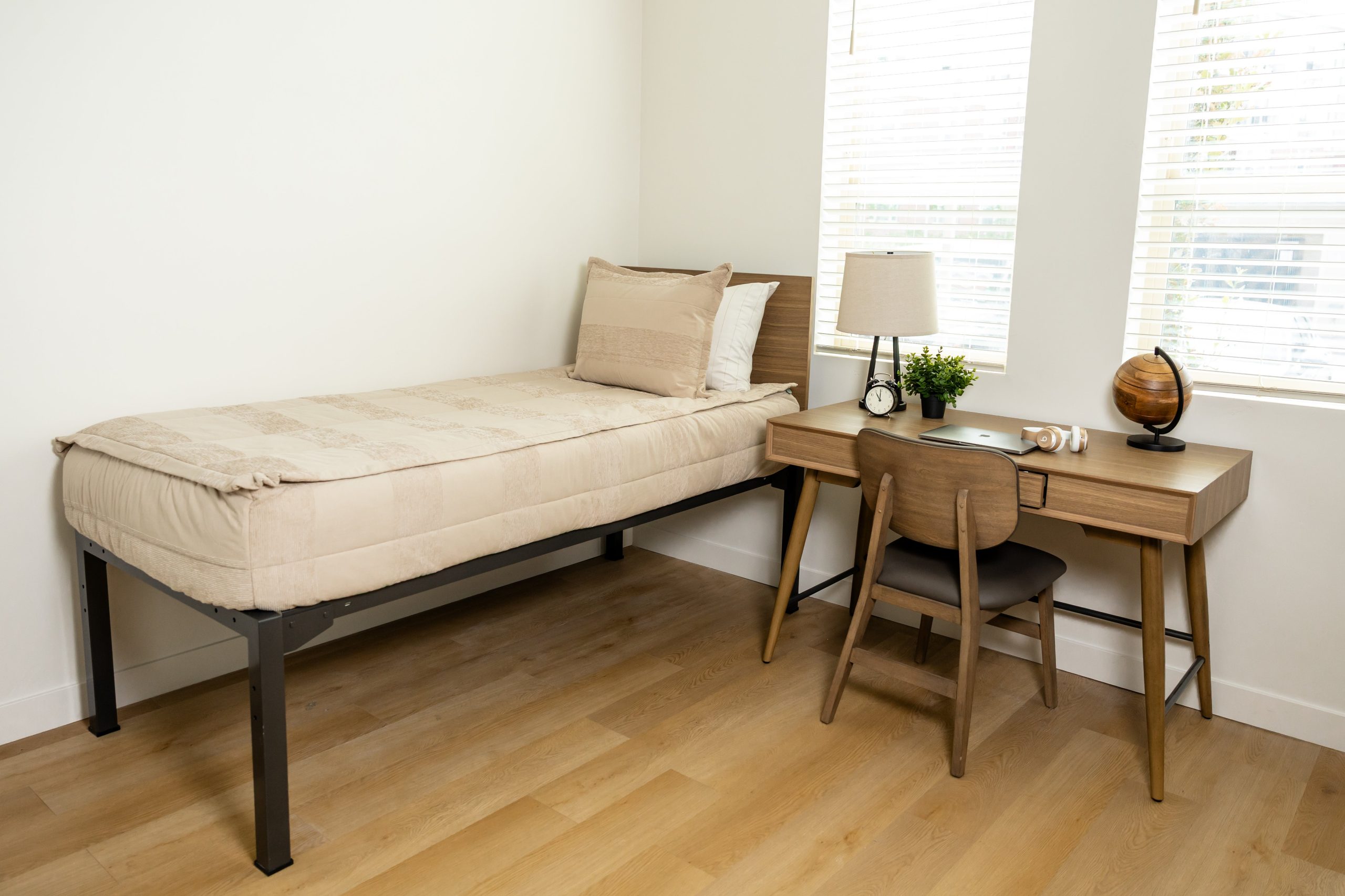 Halston Luxe Beddy's - Image 27