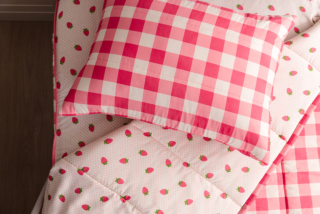 Strawberry Fields Zipper Bedding - Image 4