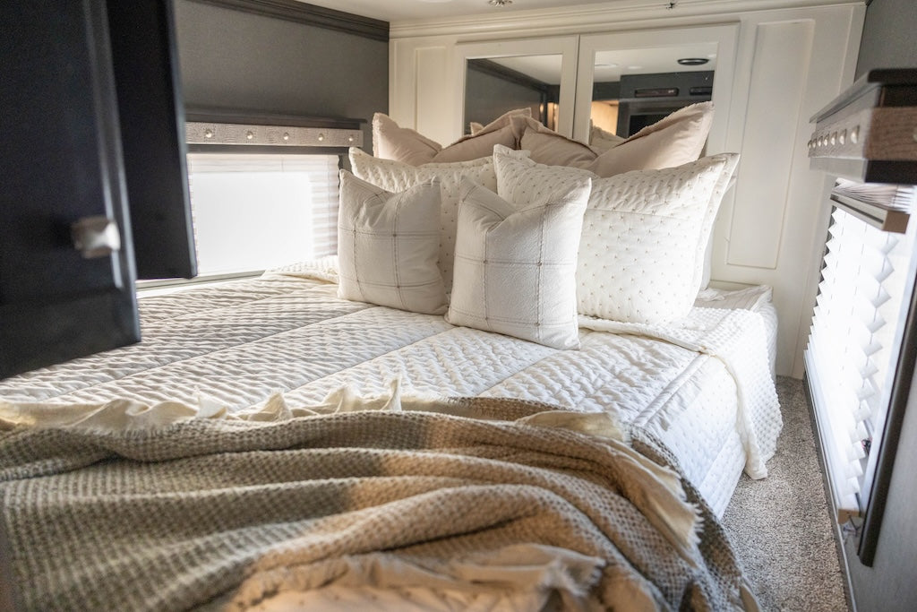 Monroe Luxe Beddy's - Image 17