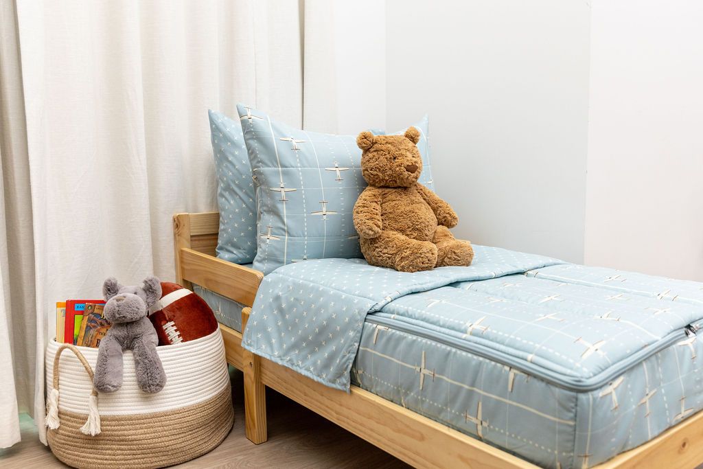 Take Flight Zipper Bedding - Image 9